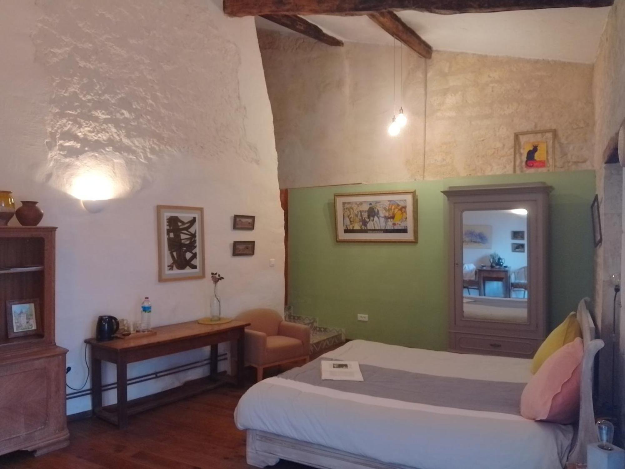 Bastida De Beata Bed & Breakfast Noailles  Bagian luar foto