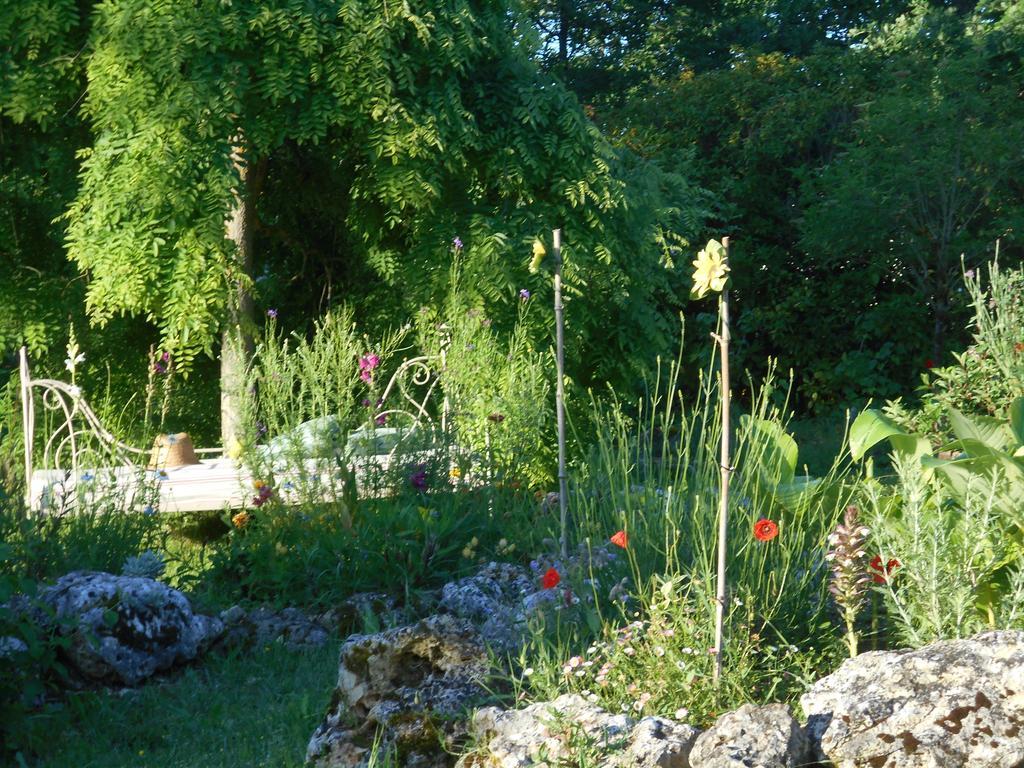Bastida De Beata Bed & Breakfast Noailles  Bagian luar foto