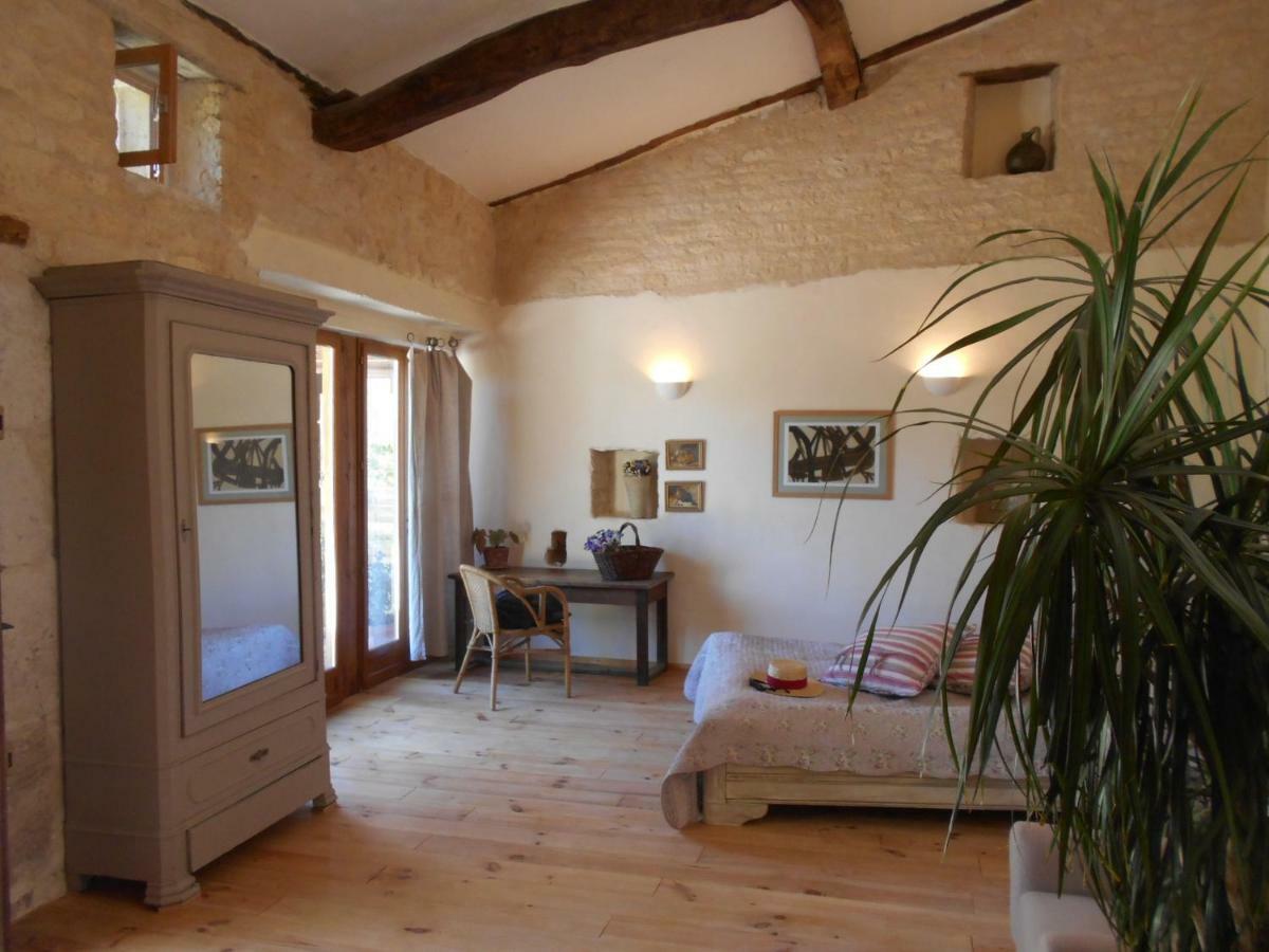 Bastida De Beata Bed & Breakfast Noailles  Bagian luar foto